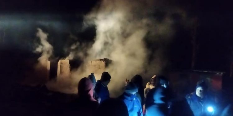 पाँचथर : आगलागीमा जलेर एकै घरका दुईजनाको मृत्यु, दुई घाइते, तीनजनाले भागेर ज्यान जोगाए