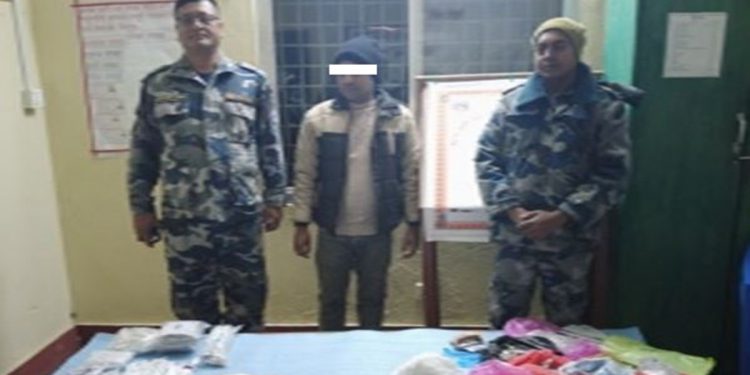 ठूलो परिणाममा चाँदीका गरगहनासहित एकजना पक्राउ