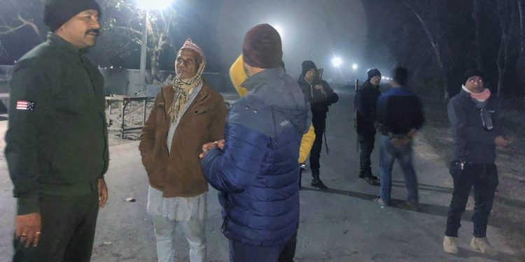 इटहरीमा हात्ती आतंक भएपछि मेयर हेमकर्ण पौडेल गस्तीमा निस्किए
