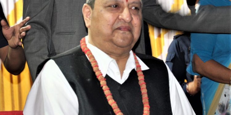 पूर्व राजा ज्ञानेन्द्र शाह इटहरीमा, हेर्नेको घुइँचो
