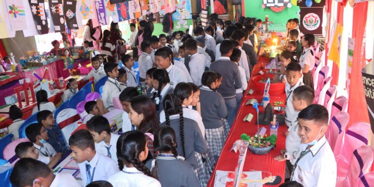 इटहरीको चिजन प्यालेस स्कुलमा शैक्षिक प्रदर्शनी