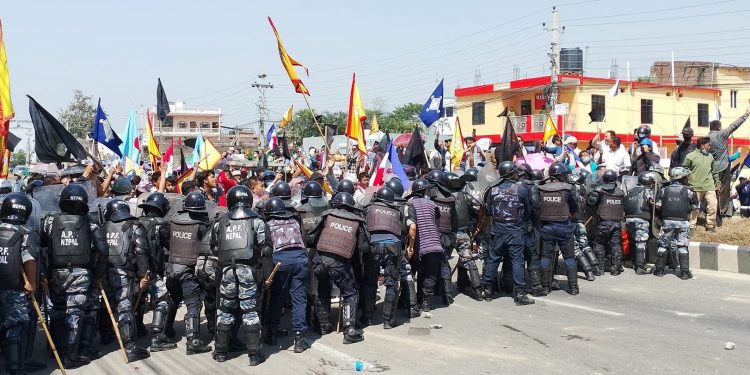 कोसी नामकरणविरुद्व आन्दोलनमा उत्रिएका इटहरीका चारसहित १९ जना घाइते