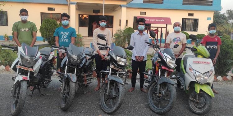 मोरङमा मोटरसाइकल चोरीमा संंलग्न ६ जना पक्राउ