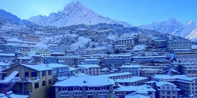 सोलुखुम्बुको खुम्बु क्षेत्रमा भारी हिमपात