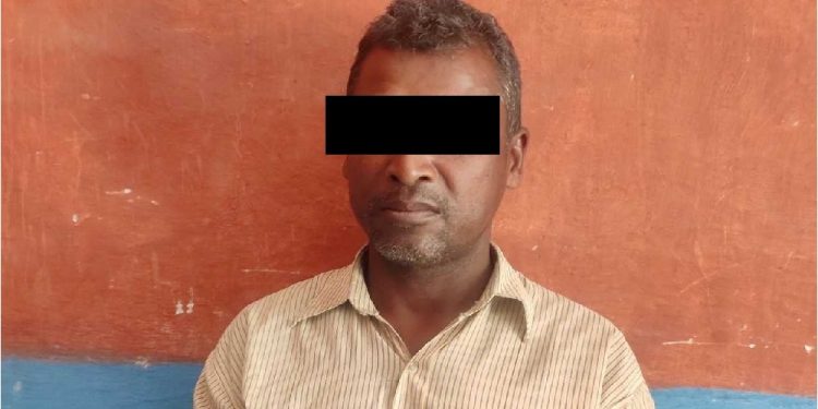 झापामा एकै रातमा चारवटा सटर फोडेर चोरी, एक पक्राउ