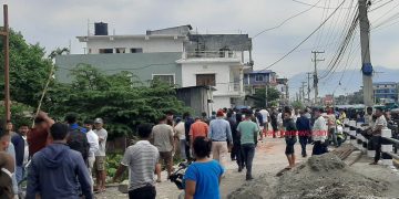 इटहरीको आँपगाछीमा सडकभरी रगत, घटना रहस्यमय भएपछि अनुसन्धान गर्दै प्रहरी
