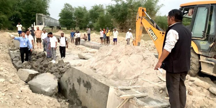 झापामा मापदण्ड मिचेर बनेका संरचना भत्काइयो