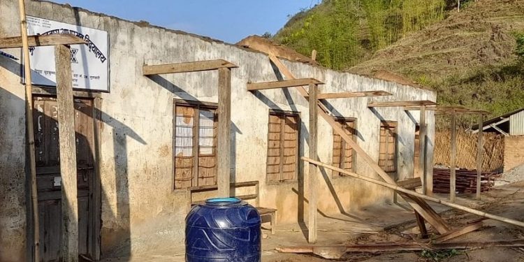 खोटाङ : हावाहुरीबाट विद्यालयमा क्षति, पठनपाठन प्रभावित