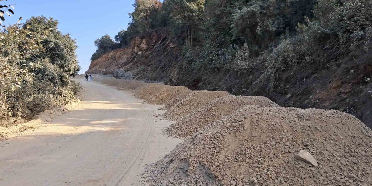 प्रमुख सचेतक राईको ताकेतापछि महुरे–सिम्पानी सडक खण्डको काम हुने