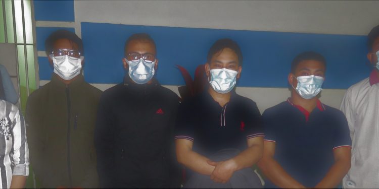 इटहरीको एभरेष्ट बैँकबाट ग्राहकको डेढ करोड बढी ठगी, शाखा प्रमुखसहित ९ जना पक्राउ