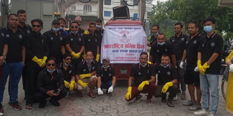 अल्टिट्युड क्लबद्वारा ट्याङ्रगा खोलामा सरसफाई