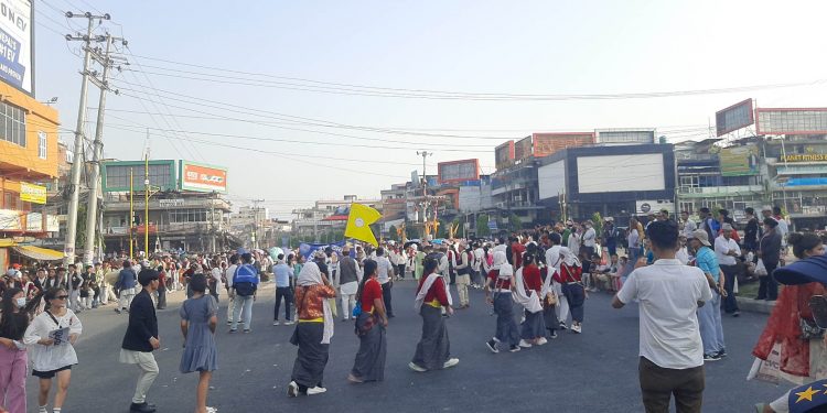 इटहरीको मुख्य चौकमै कोसी प्रदेशविरुद्व सांस्कृतिक कार्यक्रम