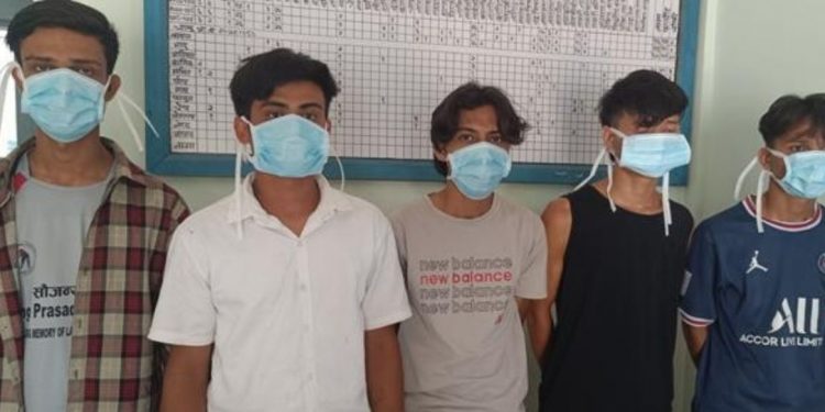 मोरङ : बसमा आगजनी गरेको आरोपमा पाँचजना पक्राउ