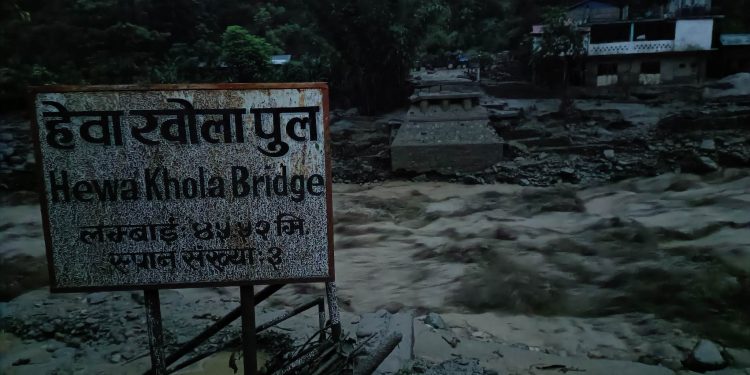 हेवाखोलाको बाढीले सात घर बगायो, पाँचथरमा पाँच जना बेपत्ता