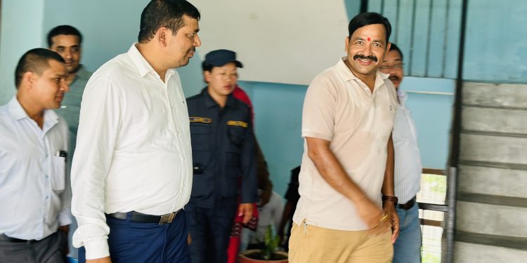 इटहरीका होस्टलहरूमा उपमहानगरको अनुगमन, सेकेण्डरी माध्यामिक विद्यालयमा ताला