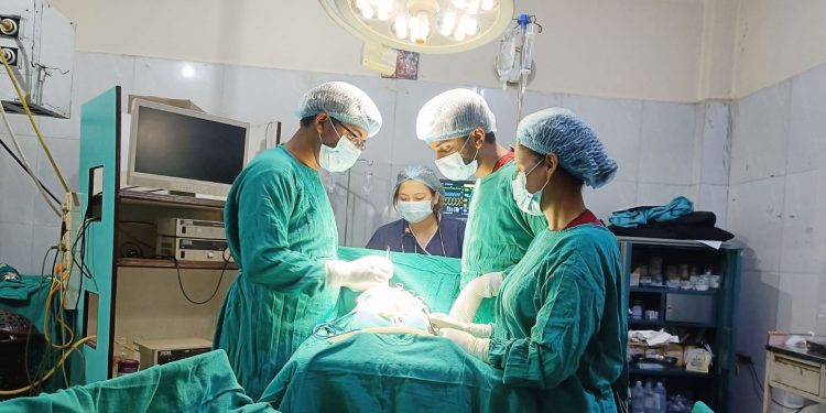नोबेल हस्पिटलमा २७ दिने नवजात शिशुको जटिल शल्यक्रिया
