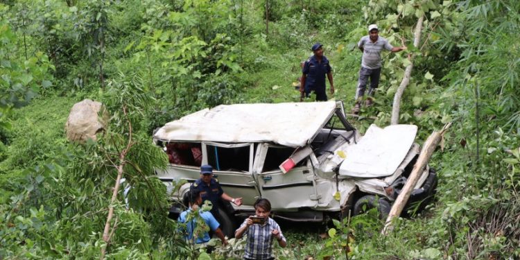 पाँचथरमा जिप दुर्घटना हुँदा एकको मृत्यु, १३ घाइते