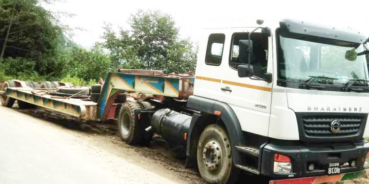 ट्रेलरको ठक्करबाट पैदलयात्रीको मृत्यु