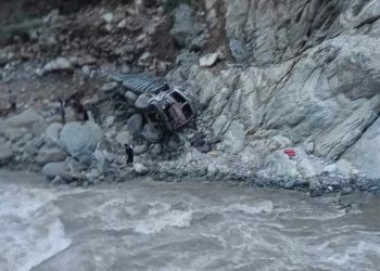 पाँचथरमा गुडिरहेको ट्रक सडकबाट खस्यो, एकको मृत्यु