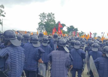 तरहरामा पुगेर सकियो हिन्दुबादीहरूको प्रदर्शन (फोटोफिचरसहित)