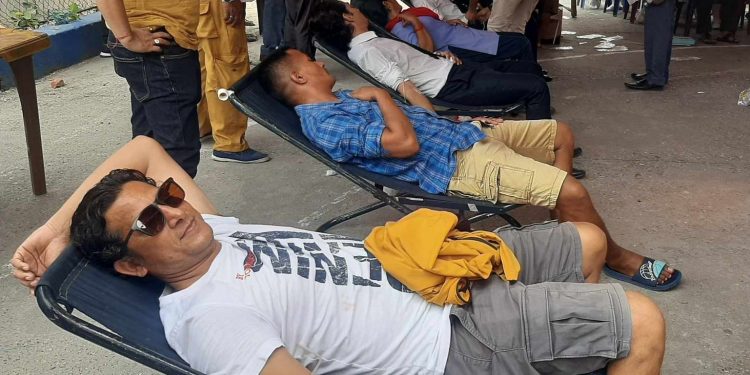 रेडक्रस हाँसपोसाद्वारा आयोजित रक्तदानमा ४२ पिन्ट रगत संकलन