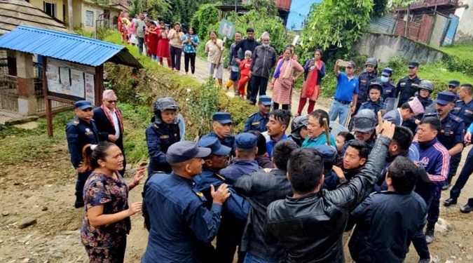 खोटाङमा कोसी प्रदेशका मन्त्रीमाथि दुर्व्यवहार