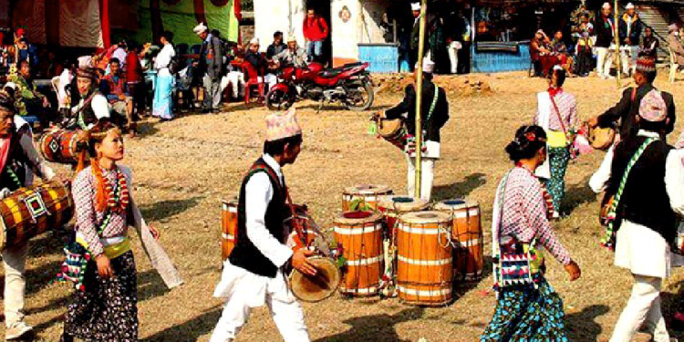 पुस्तान्तरण नहुँदा लोपहुँदै धान नाच