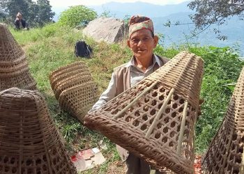 डोका बिक्रीबाट मासिक ३५ हजारसम्म आम्दानी गर्दै भोजपुरका चन्द्रबहादुर