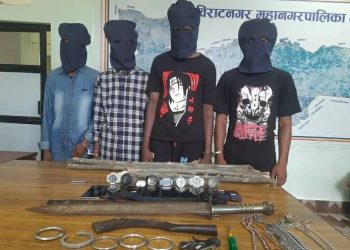 मोरङ : युवतीको विषयमा विवाद भएपछि झडप गर्न हिँडेका १५ जना हतियारसहित पक्राउ