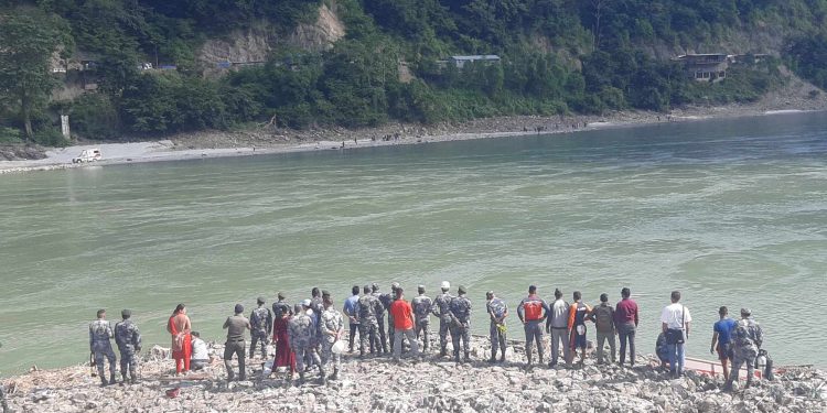 सप्तकोसीमा सशस्त्रले ‘डेमो’ देखाउँदै गर्दा जब डुंगा पल्टियो…