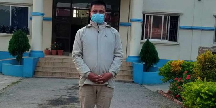 मोरङ : राजस्व विभागको अन्तःशुल्क स्टिकर दुरुपयोगमा संलग्न एक पक्राउ