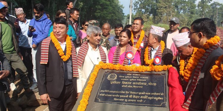 मुख्यमन्त्री कार्कीद्वारा बुधबारे सडकको शिलान्यास