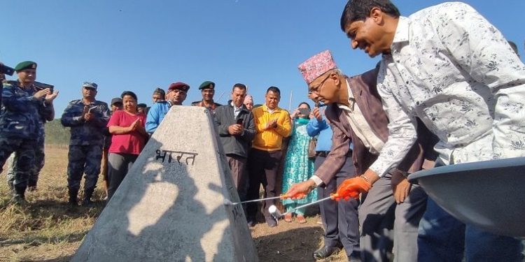 झापामा सीमा स्तम्भहरुको मर्मत सुरु