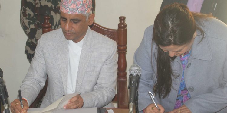 इटहरीमा जलन अस्पताल निर्माण प्रक्रिया सुरु, कोसी प्रदेश सरकार र जनस्वास्थ्य ट्रष्टबीच सम्झौता