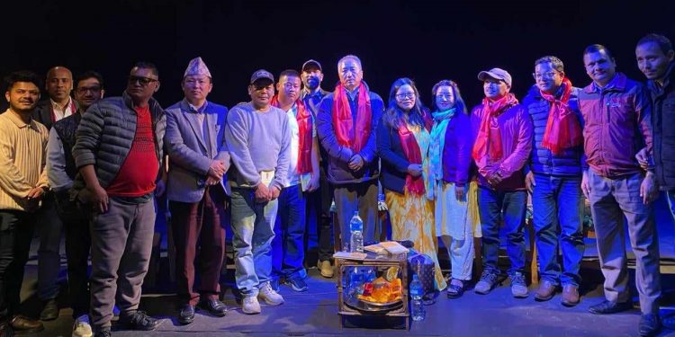 कवि गगन योक्पाङ्देनको कवितासंग्रह ‘केवाफुङ्‍को गीत’ लोकार्पण