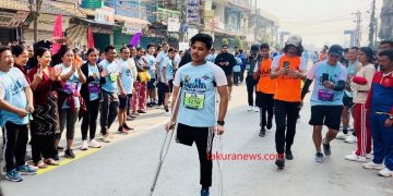 तरहराका हेमकुमार, जसले बैशाखी टेकेर १० किमि दौड पूरा गरे…