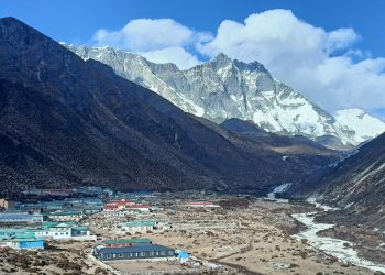 तस्वीरमा हेर्नुहोस् सगरमाथा क्षेत्रमा पर्ने दिङ्बुचे भ्याली