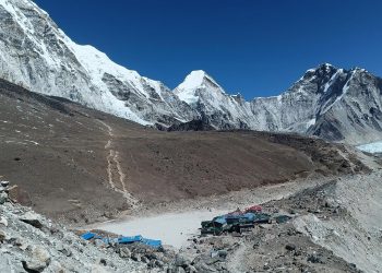 सगरमाथा नजिकैको मानव बस्ती