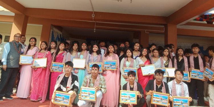 राष्ट्रिय माविमा जेहेन्दार विद्यार्थीलाई छात्रवृत्तिका लागि रकम प्रदान