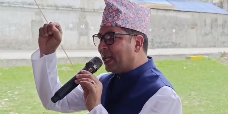 जनता माविका अध्यक्षको विवादास्पद अभिव्यक्ति, ‘कसैले माल खुवाइदियो भने फेसबुकमा लेखिहाल्ने ?’