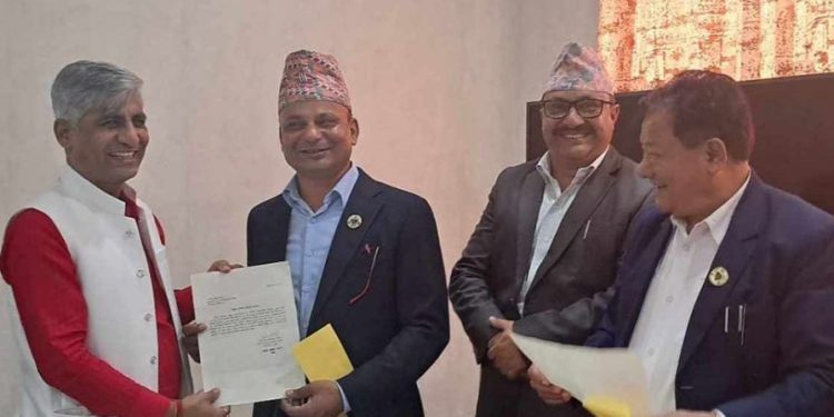 कोशी प्रदेश : माओबादीका तीनैजना मन्त्रीले दिए राजीनामा