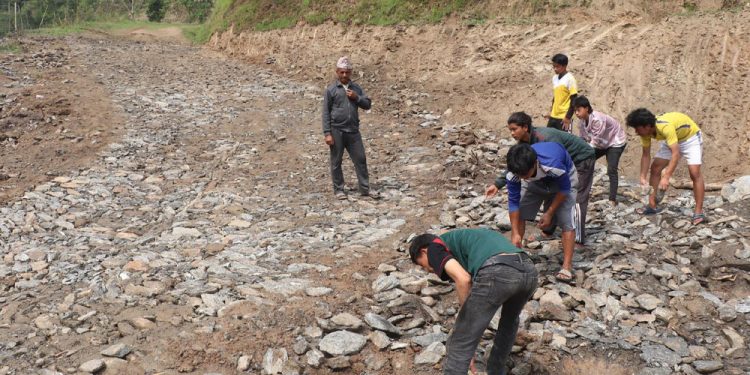 भोजपुर–खोटाङ जोडिने कोट–पाँचधारे सडकखण्ड स्तरोन्नति