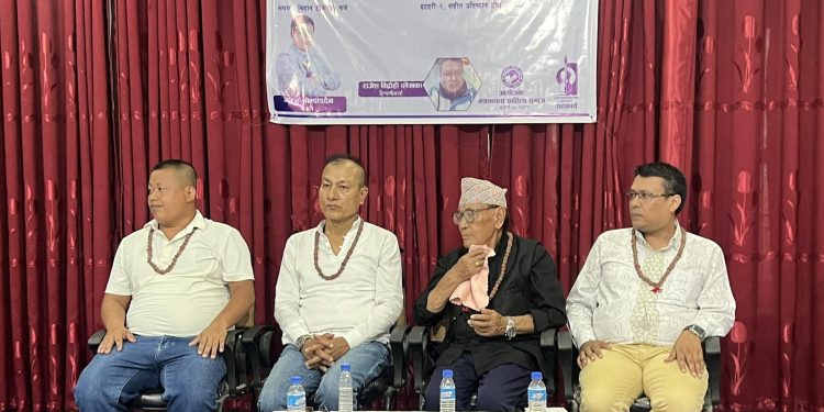 क्यानभासमा गगनका कविता