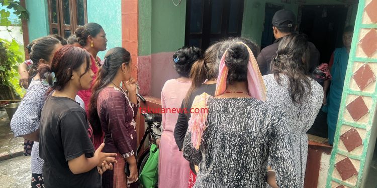 बूढीखोलाले बगाएका दुई महिला अझै बेपत्ता, प्रहरी भन्छ – ‘खोजी गरिरहेका छौँ