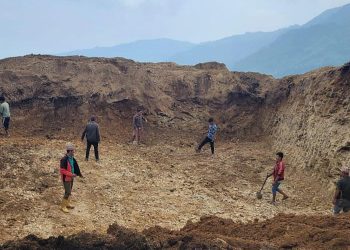 खोटाङ : पानीको मुहान संरक्षण गर्न १५ वटा सामुदायिक वनमा ‘रिचार्ज’ पोखरी