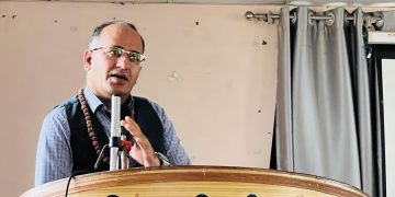 इटहरी निवासी समालोचक डा. रामजी तिम्सिना ‘जलसमाधि लिदैँछु, अलबिदा’ लेखेर बेपत्ता