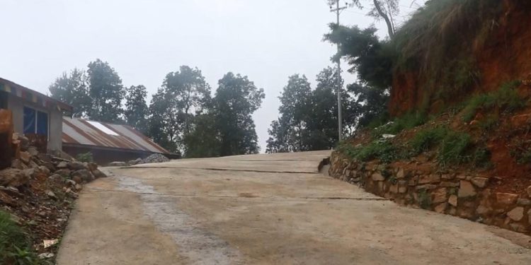 भोजपुर : सडक स्तरोन्नति सुरु भएसँगै कोदारवासी खुसी