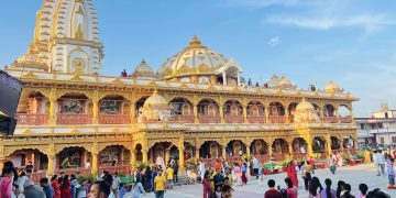 १० तस्बिरमा हेर्नुहोस् इटहरीस्थित श्री कृष्ण प्रणामी मन्दिर (फोटो फिचर)