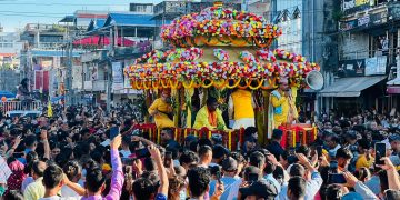 २७ तस्बिरमा हेर्नुहोस् इटहरीको रथयात्रा (फोटो फिचर)
