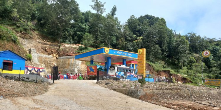 खोटाङ : छ करोड लगानीको ‘खोटाङ फ्युल सेन्टर’ सञ्चालनमा